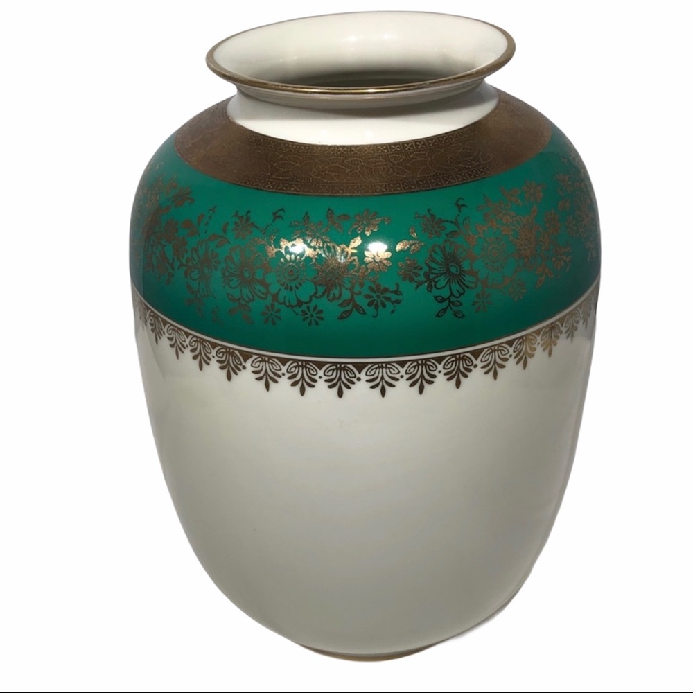 VINTAGE ESCHEBACH OF GERMANY 1945 WHITE, GREEN & GOLD PORCELAIN VASE